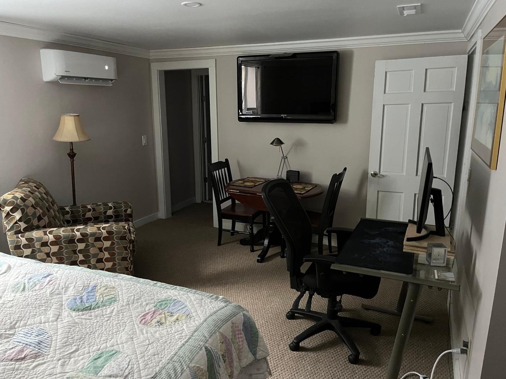 Plush Garden Level Apartment Near Stowe Morristown Экстерьер фото